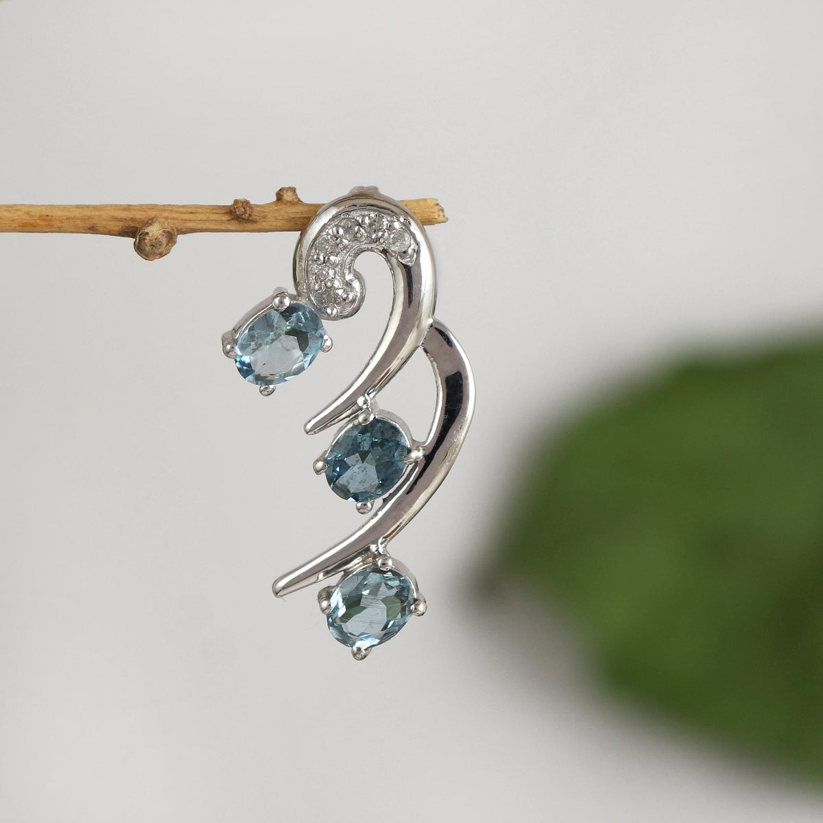 Natural Aquamarine Pendant-925 Sterling Silver Jewelry-Diamond Pendant-Aquamarine Designer Pendant-Chain Necklace-Oval Aquamarine Pendant