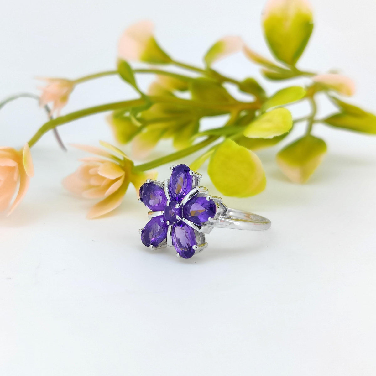 Natural Amethyst Flower Ring-Oval Gemstone-925 Sterling Silver Ring-February Birthstone Jewelry