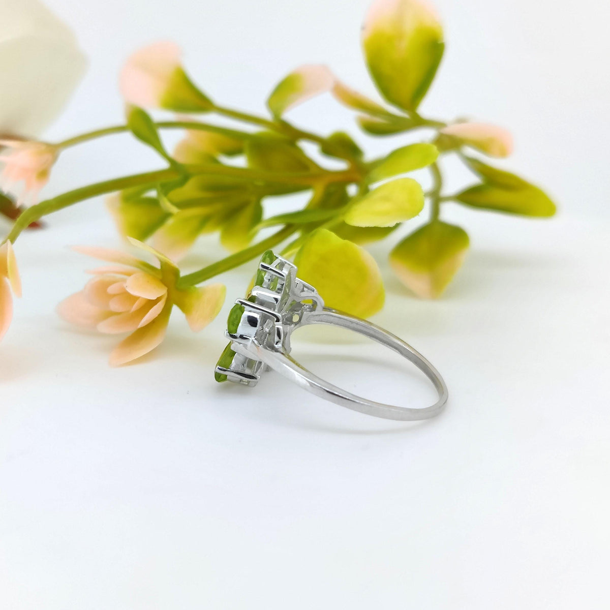 Natural Peridot Flower Ring-925 Sterling Silver -Oval Gemstone-August Birthstone Jewelry