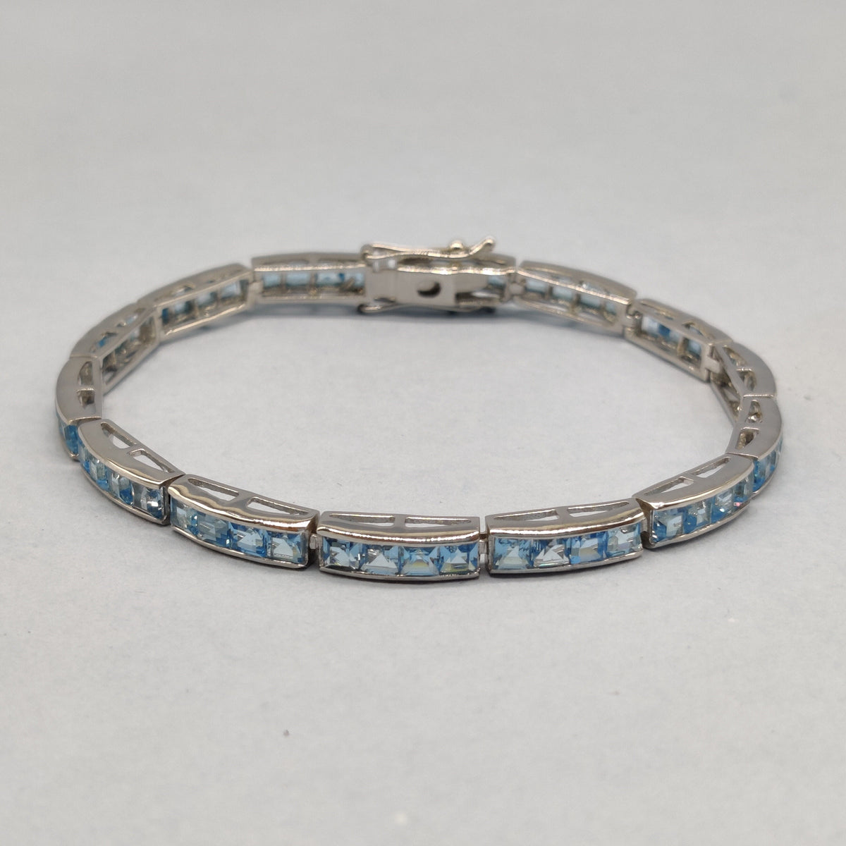 Swiss Blue Topaz Bracelet / 925 Sterling Silver Bracelet / Natural Gemstone Bracelet / Gemstone Silver Jewelry / Handmade Tennis Bracelet