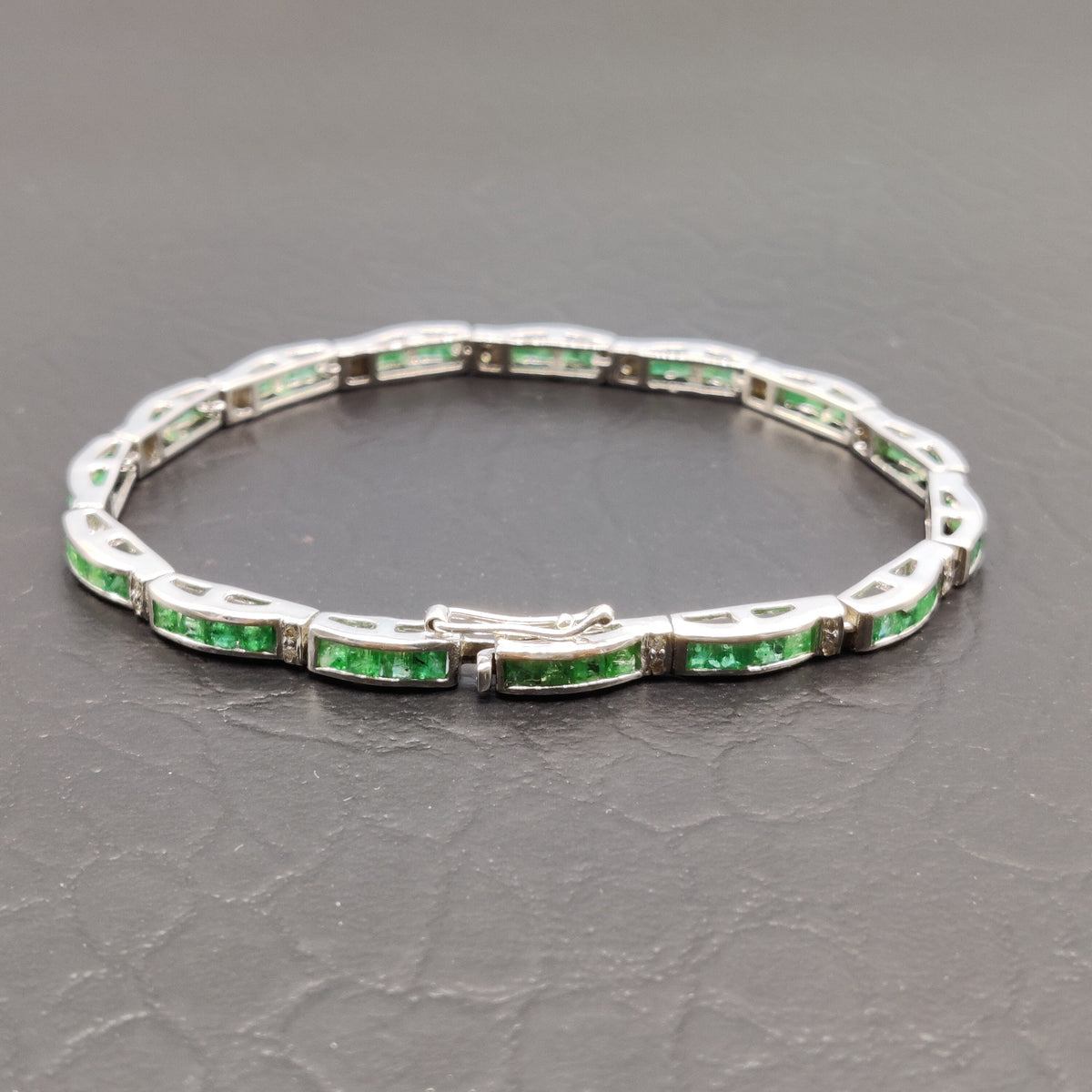 Natural Emerald Sterling Silver Bracelet – Boho Green Gemstone Jewelry