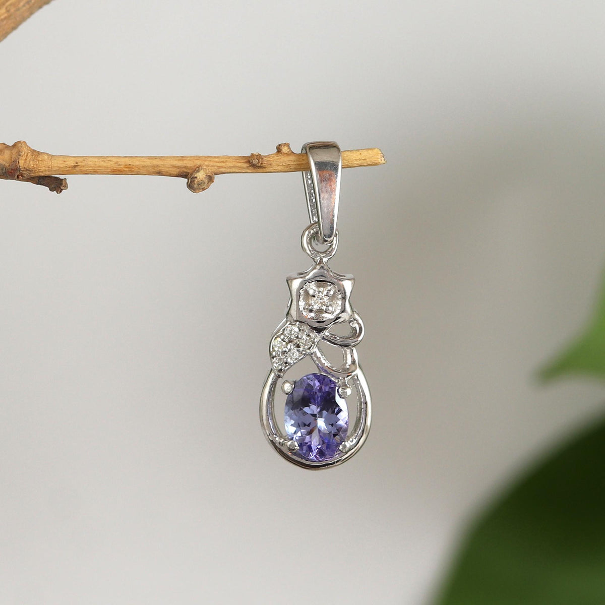 Genuine Oval Tanzanite Gemstone Pendant-925 Sterling Silver Jewelry-Diamond Minimalist Pendant-December Birthstone-Designer Handmade Jewelry