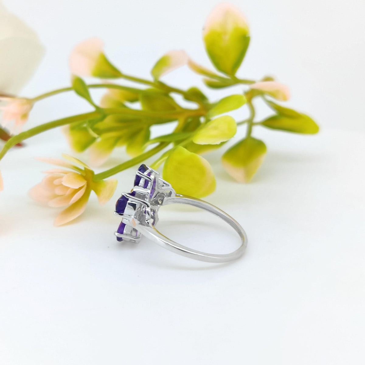 Natural African Amethyst Flower Ring-925 Sterling Silver-Oval Gemstone Ring-February Birthstone Jewelry