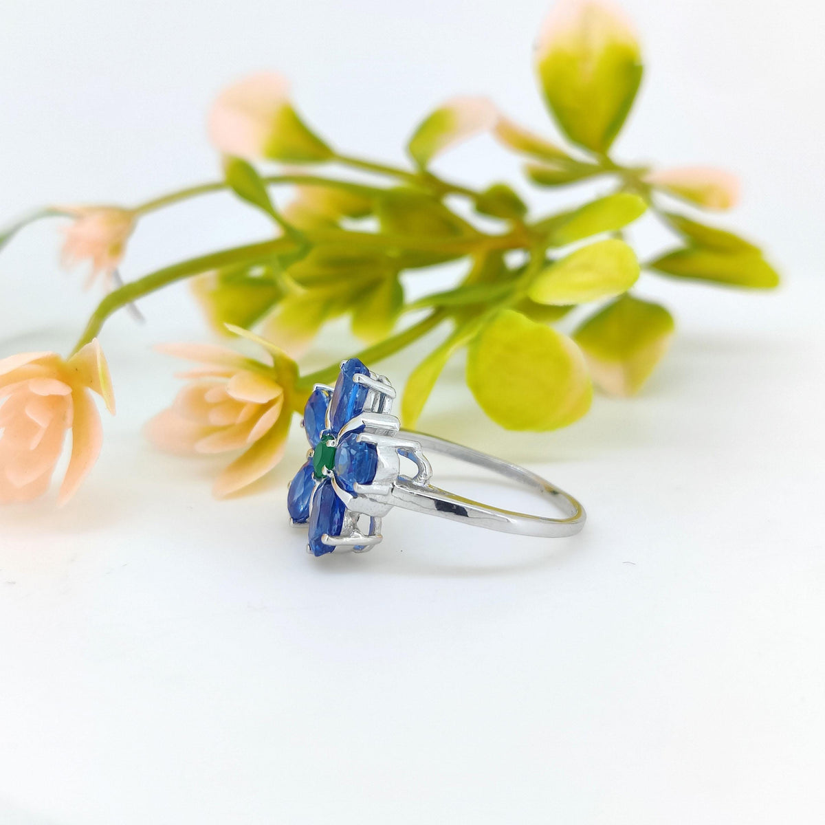 Natural Kyanite Flower Ring-925 Sterling Silver Ring-Oval Gemstone-September Birthstone Jewelry-Minimalist Kyanite Jewelry-Gift for women's