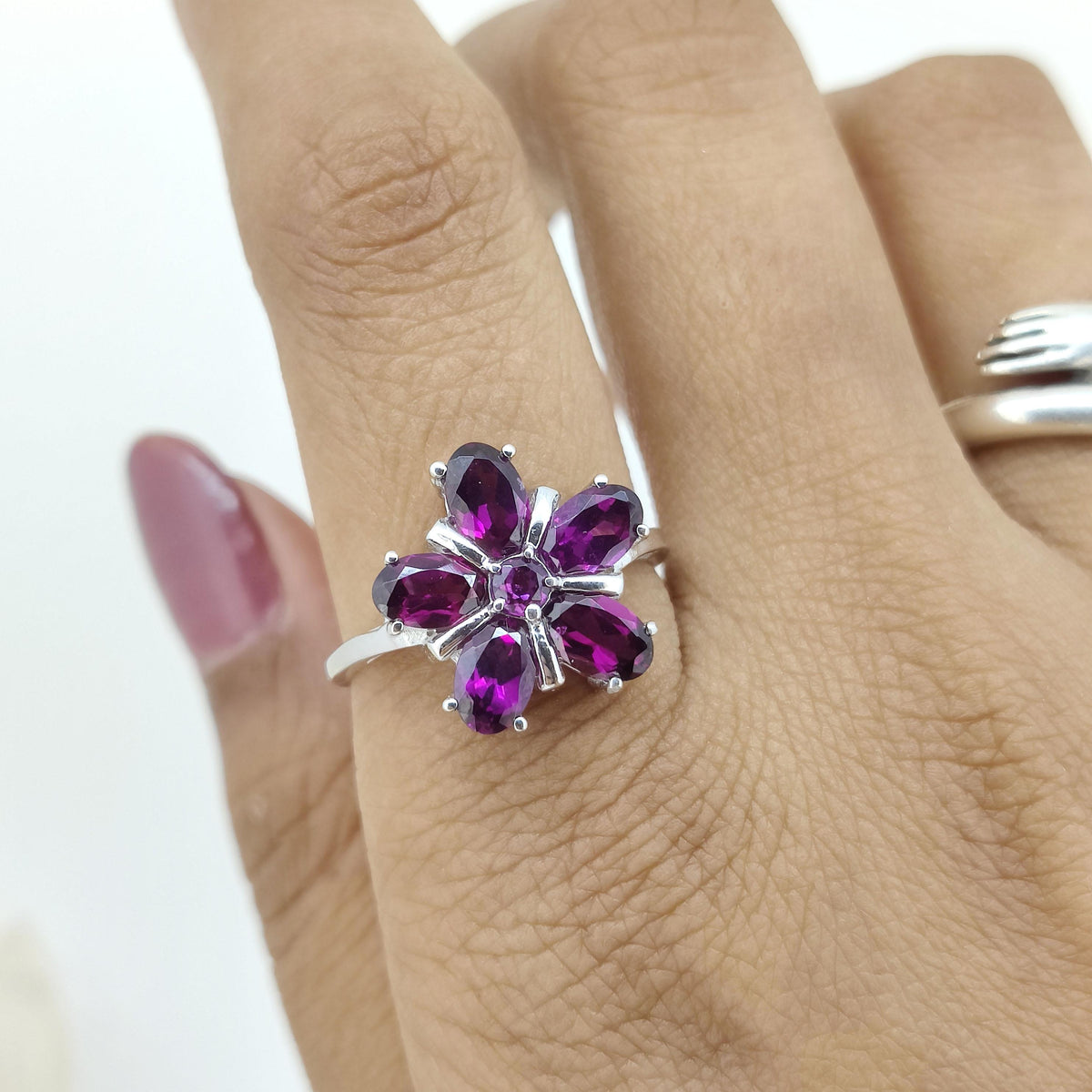 Rhodolite Garnet Flower Ring: Oval Gemstone, Sterling Silver