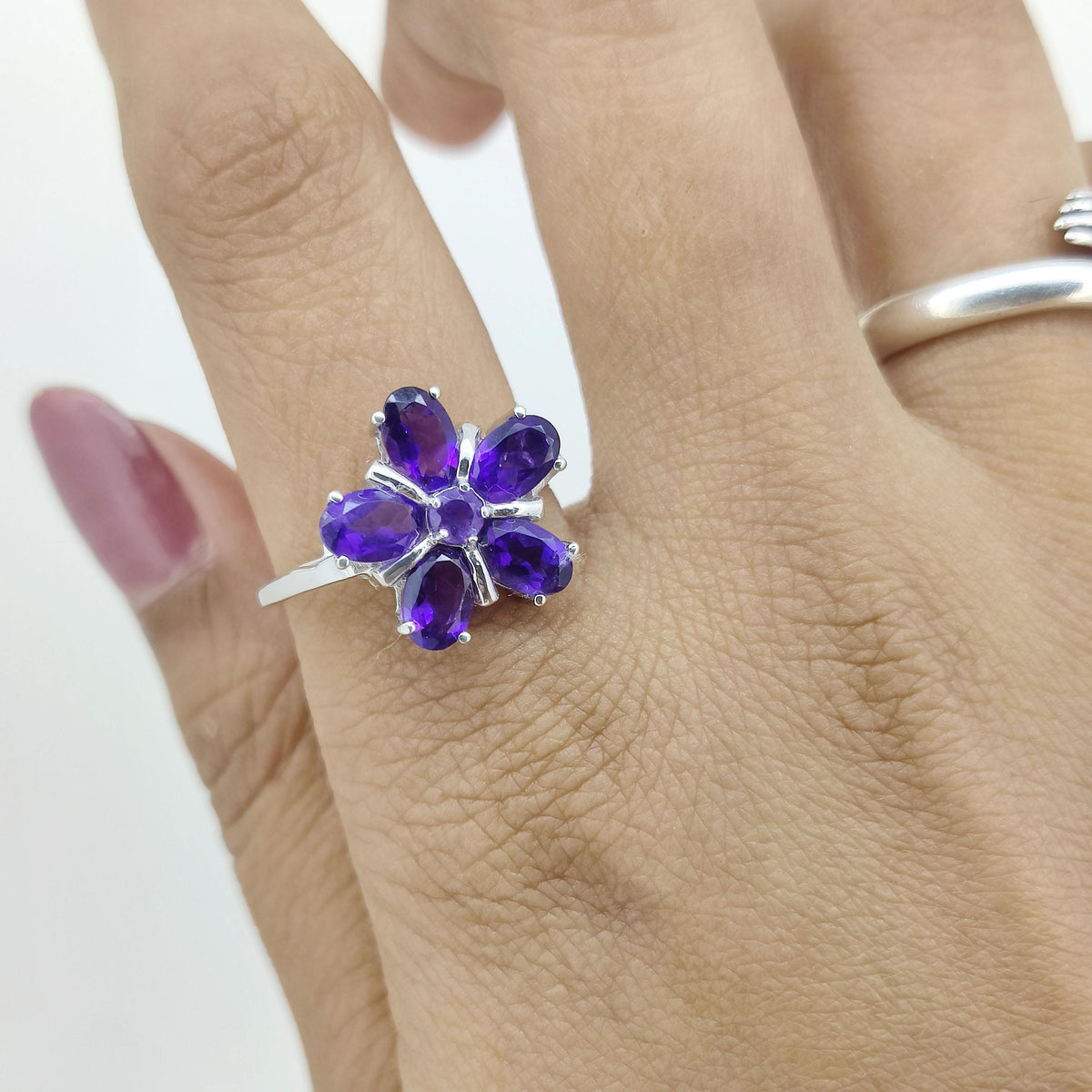 Natural African Amethyst Flower Ring-925 Sterling Silver-Oval Gemstone Ring-February Birthstone Jewelry