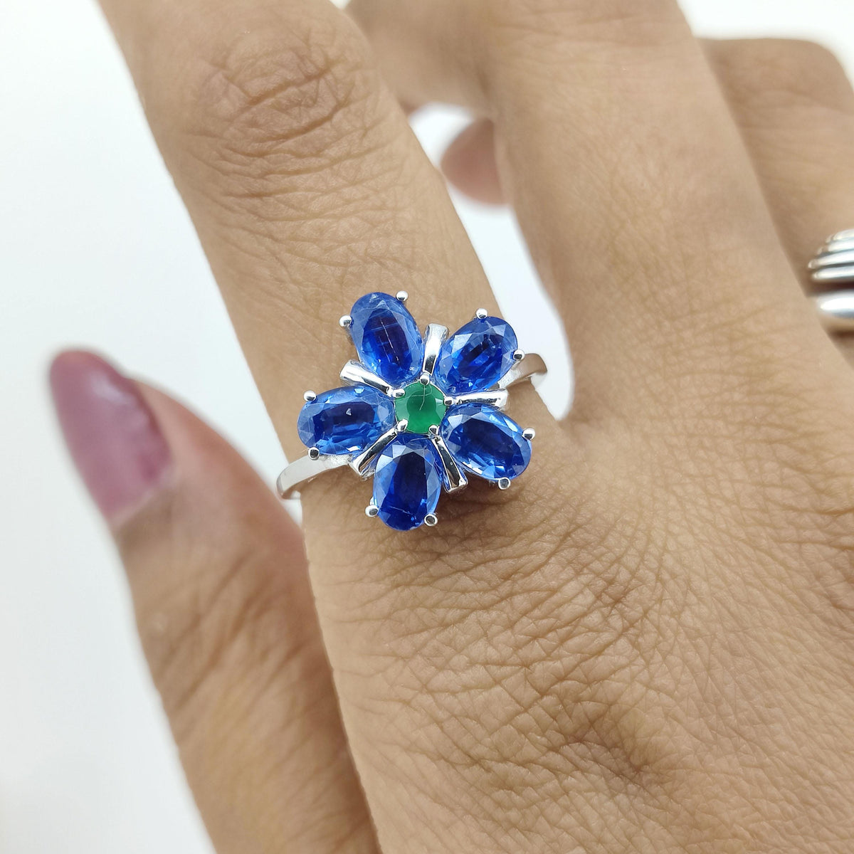 Natural Kyanite Flower Ring-925 Sterling Silver Ring-Oval Gemstone-September Birthstone Jewelry-Minimalist Kyanite Jewelry-Gift for women's
