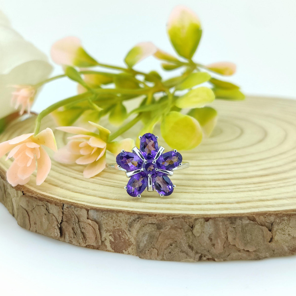Natural Amethyst Flower Ring-Oval Gemstone-925 Sterling Silver Ring-February Birthstone Jewelry