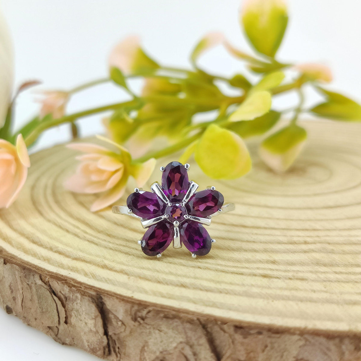 Rhodolite Garnet Flower Ring: Oval Gemstone, Sterling Silver