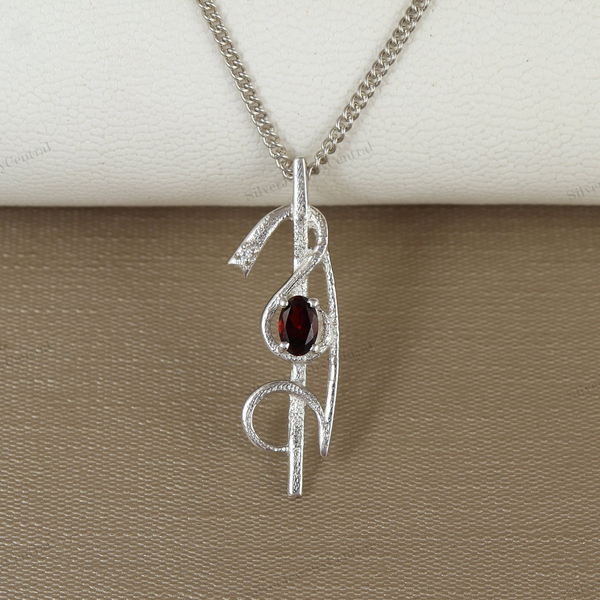 Natural Garnet Gemstone Pendant-Designer Silver Jewelry-925 Sterling Silver Jewelry-Gemstone Handmade Pendant-Silver Chain Pendant Gift