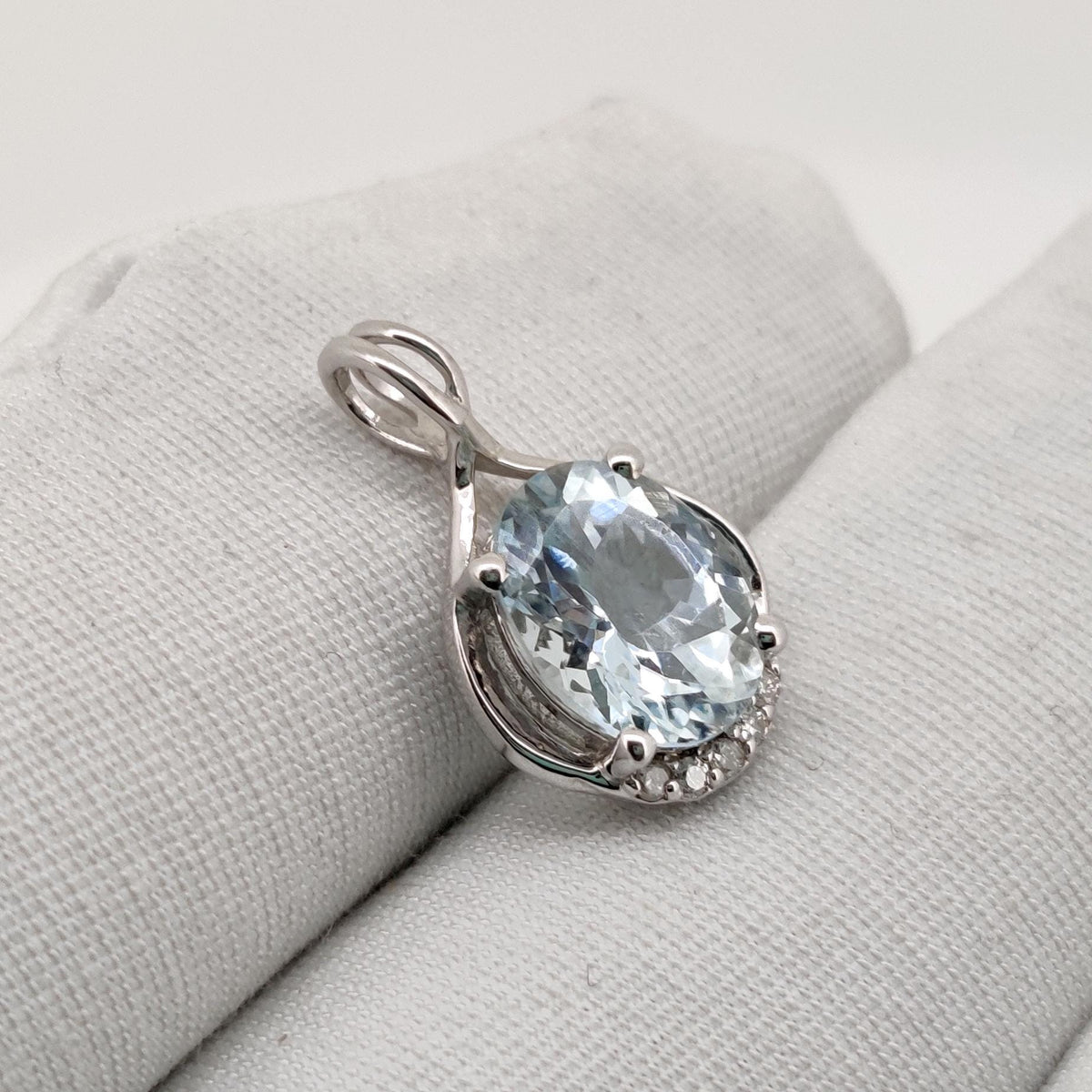 Natural Aquamarine Pendant-925 Sterling Silver-March Birthstone-Handmade Gemstone Jewelry-Anniversary Gift