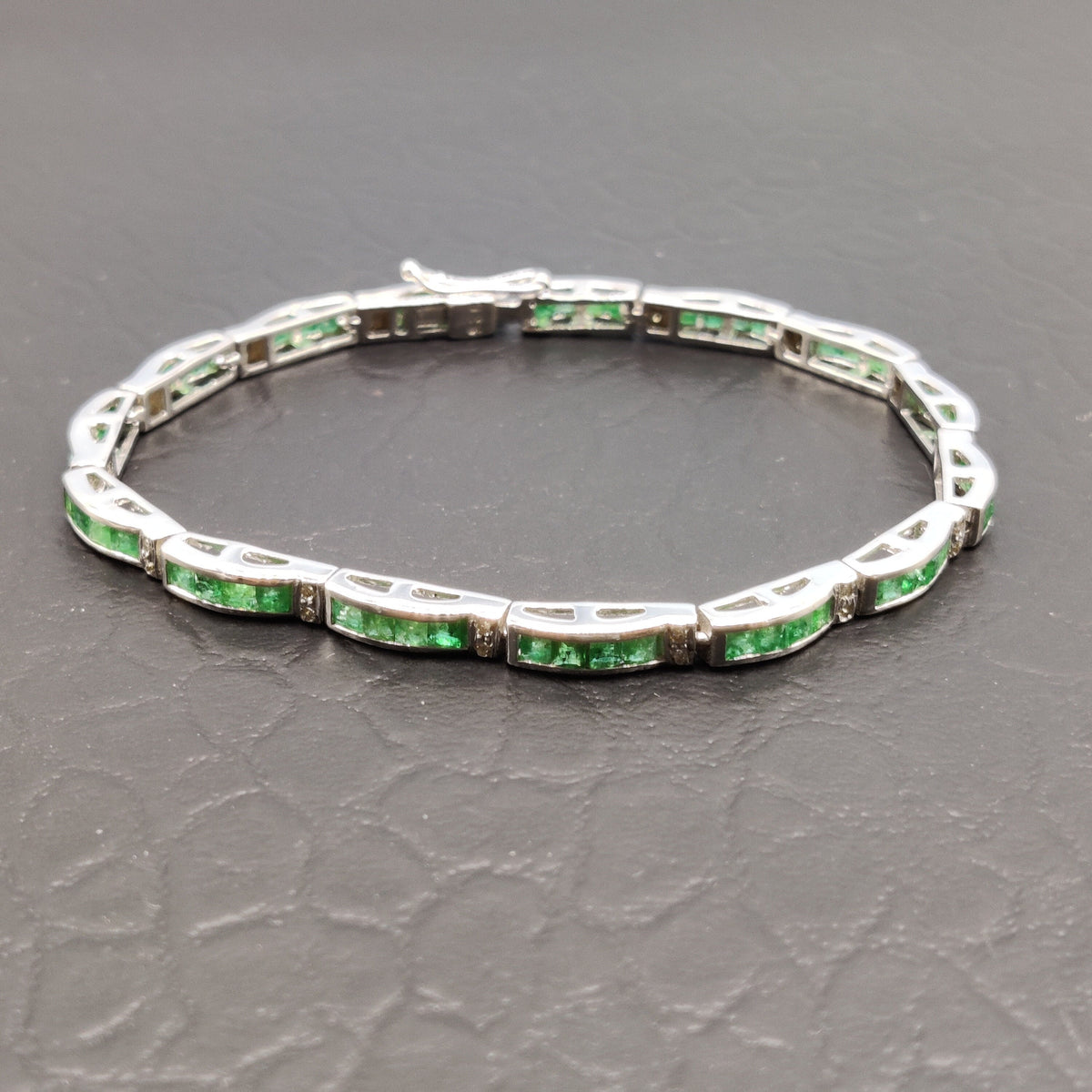 Natural Emerald Sterling Silver Bracelet – Boho Green Gemstone Jewelry