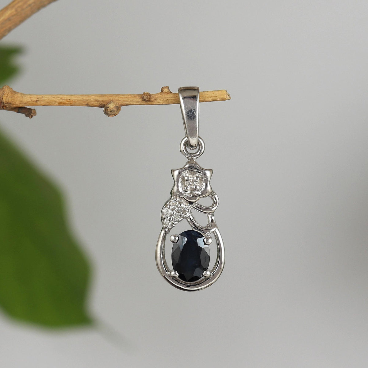 Natural Blue Sapphire Pendant-925 Sterling Silver Pendant-Designer Diamond Pendant-Chain Pendant-Oval Sapphire Jewelry-Anniversary Gift