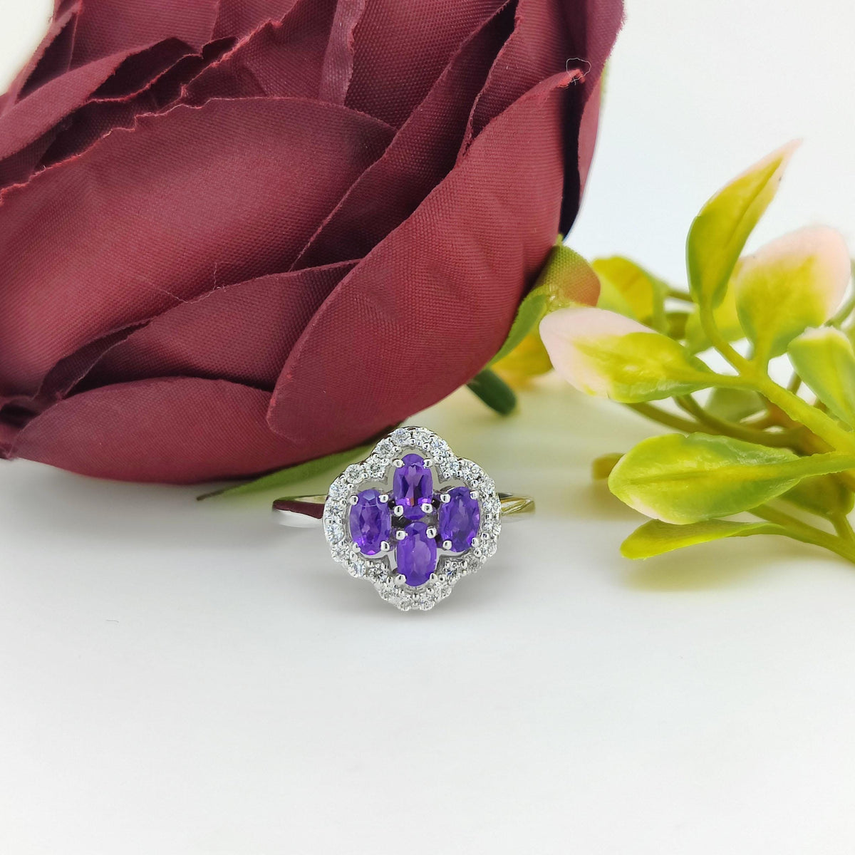 Natural African Amethyst Ring-925 Sterling Silver-Oval Gemstone Flower Ring-February Birthstone Jewelry-Minimalist Amethyst Jewelry Gift