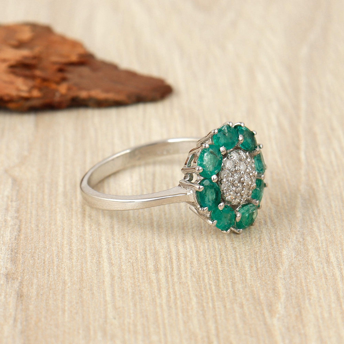 Natural Green Emerald Oval Gemstone, Faceted Ring Making Stone