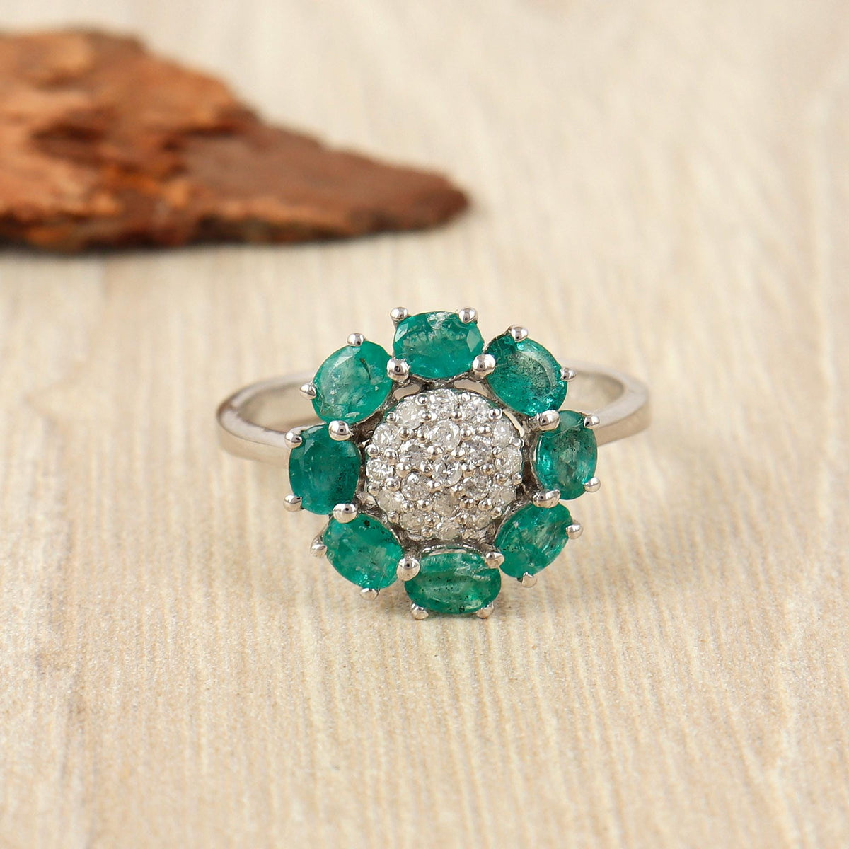 Natural Green Emerald Oval Gemstone, Faceted Ring Making Stone